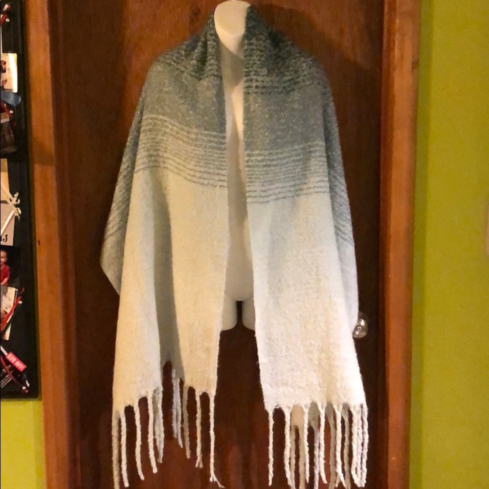 Wrap Scarf - Picture 2 of 4